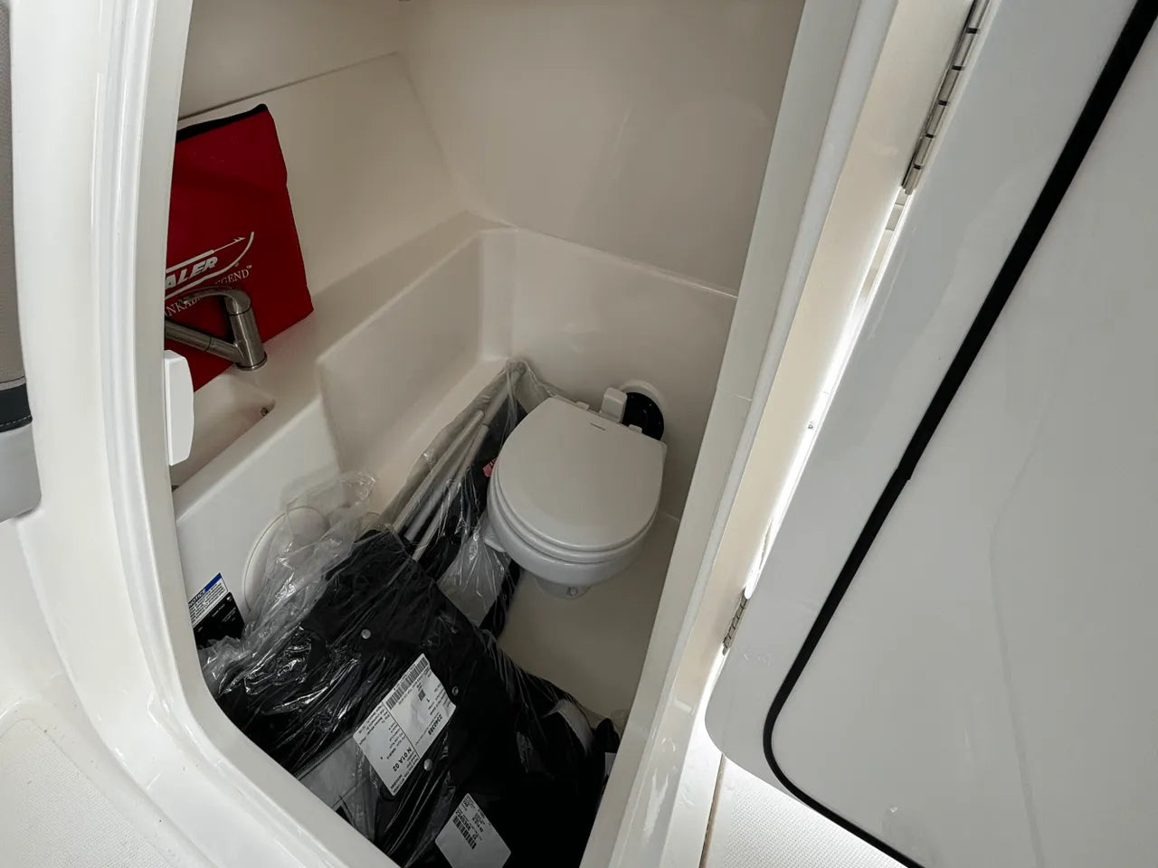 2025 Boston Whaler 240 Vantage 24.0 feet, Clearwater, Florida #22