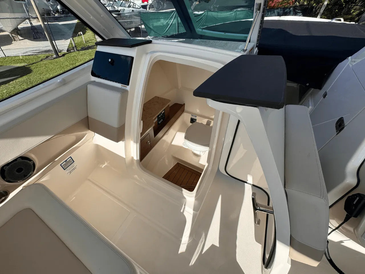 2025 Boston Whaler 280 Vantage 28.0 feet, Clearwater, Florida #19