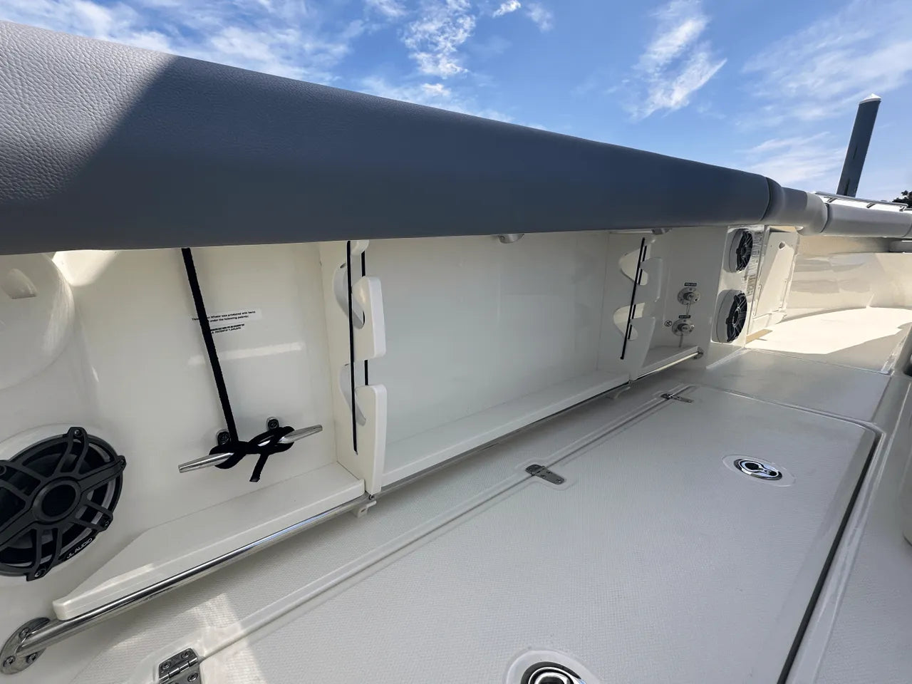 2025 Boston Whaler 250 Outrage 25.0 feet, Clearwater, Florida #16
