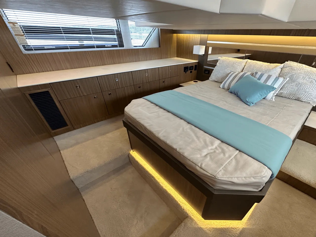 2025 Cruisers Yachts 46 Cantius 46.0 feet, Clearwater, Florida #13
