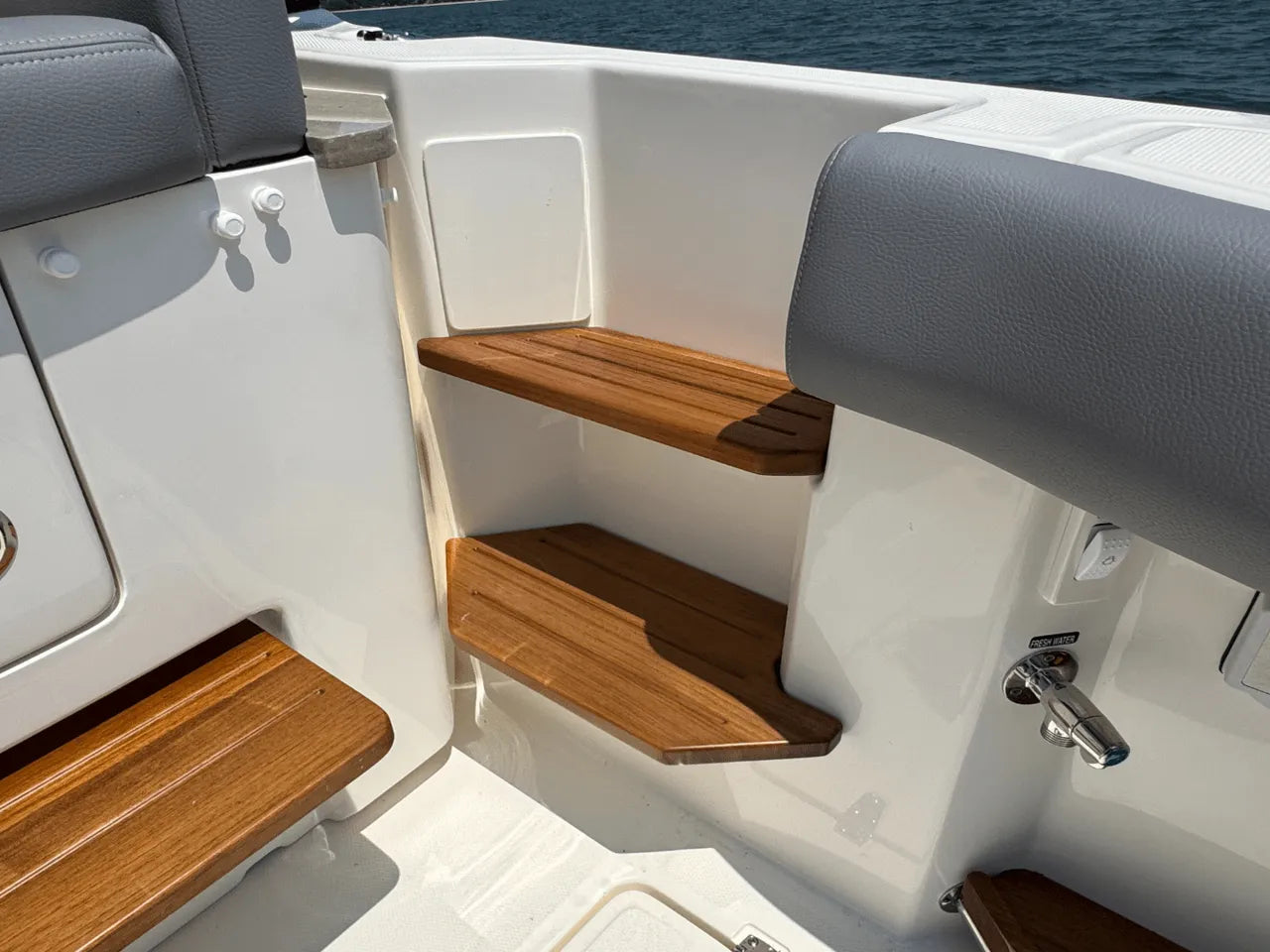 2025 Boston Whaler 380 Realm 38.0 feet, Clearwater, Florida #16