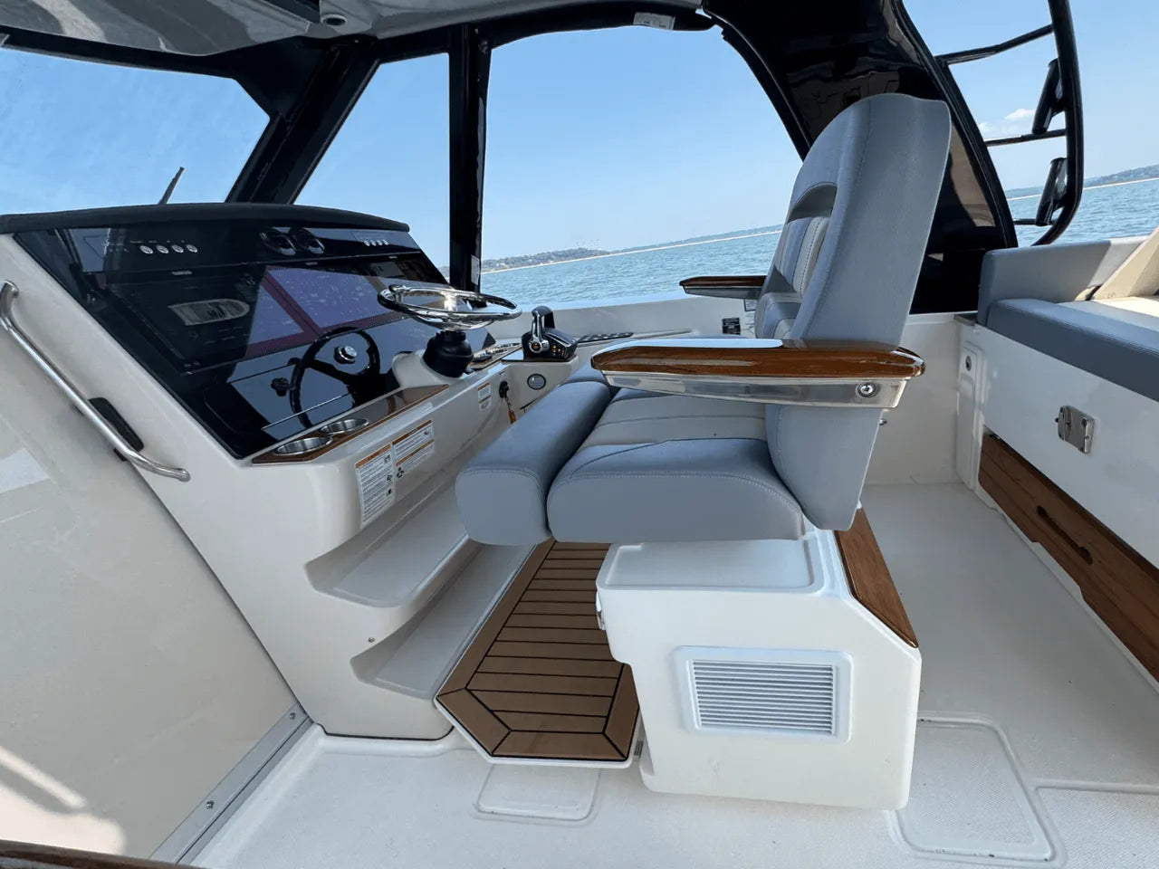 2025 Boston Whaler 380 Realm 38.0 feet, Clearwater, Florida #30