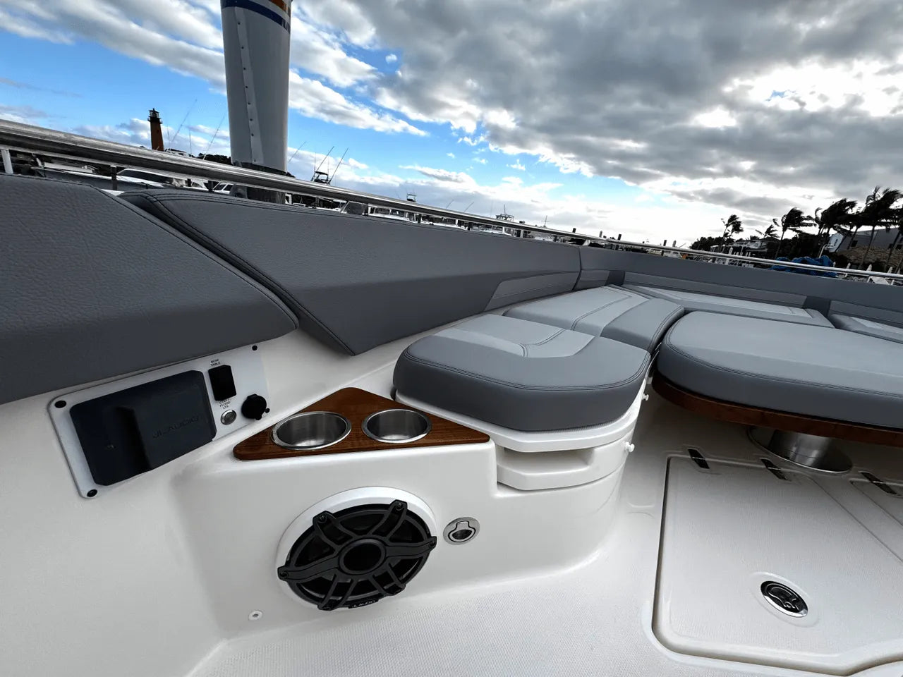 2025 Boston Whaler 420 Outrage 42.0 feet, Clearwater, Florida #28