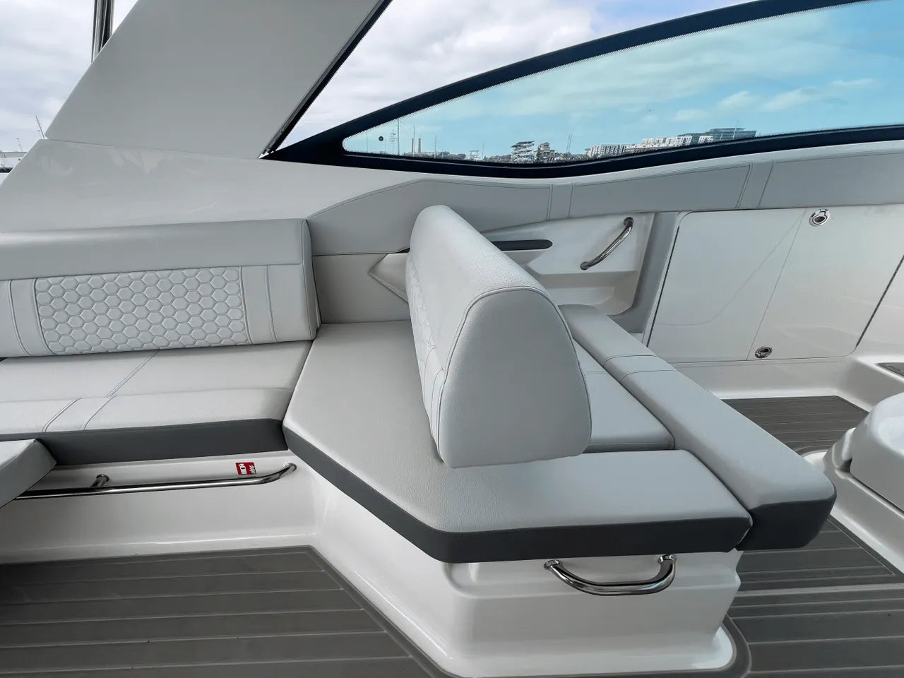 2025 Sea Ray Sundancer 320 Outboard 32.0 feet, Clearwater, Florida #23