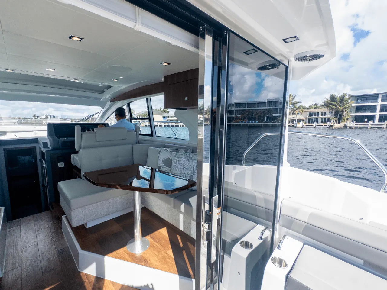 2024 Cruisers Yachts 42 Cantius 42.0 feet, Clearwater, Florida #33