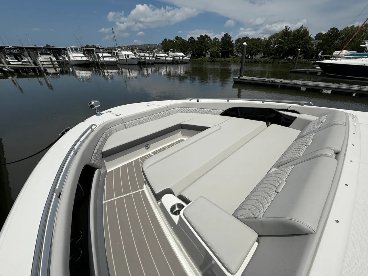 2025 Sea Ray Sundancer 370 Outboard 37.0 feet, Clearwater, Florida #44