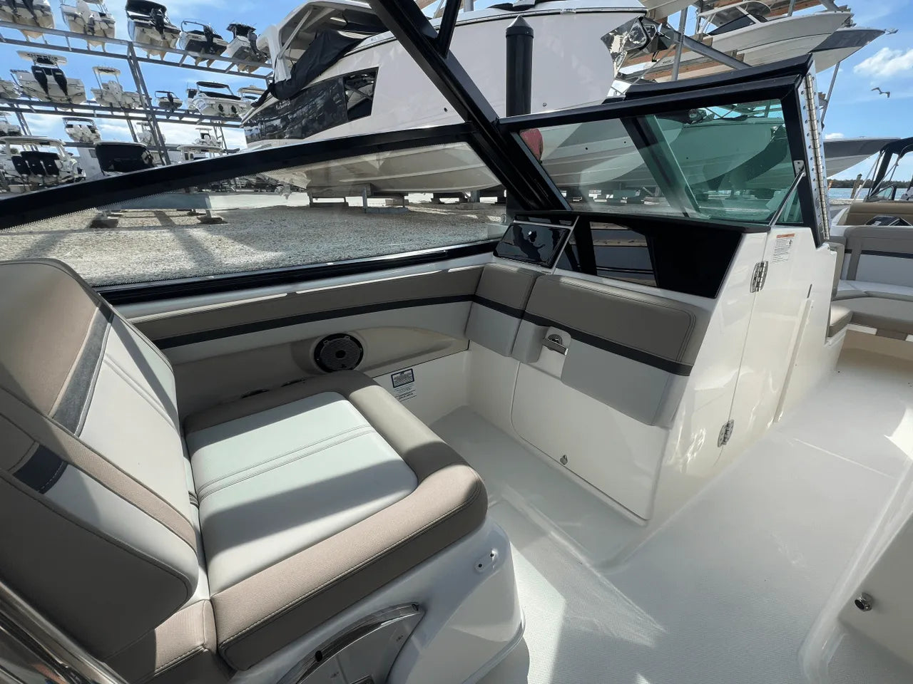 2026 Boston Whaler 280 Vantage 28.0 feet, Clearwater, Florida #34