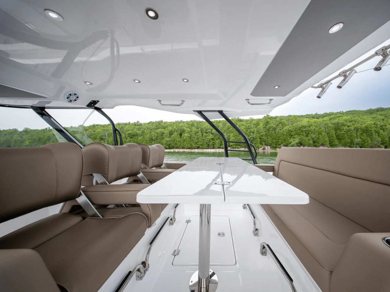 2027 Cruisers Yachts 38VTR 38.0 feet, Clearwater, Florida #19