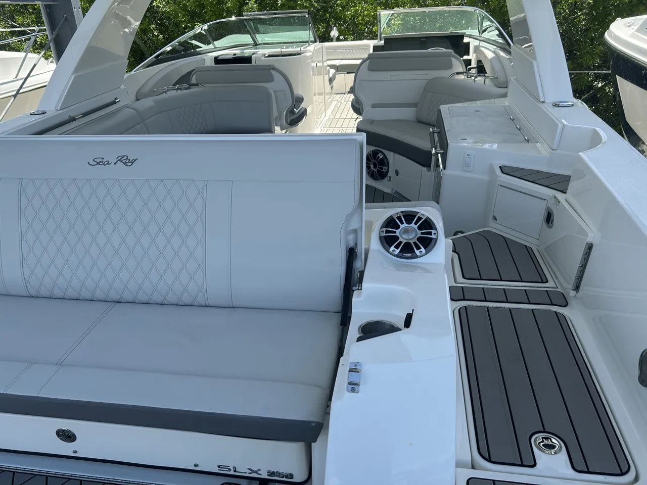 2025 Sea Ray SLX 350 Outboard 35.0 feet, Clearwater, Florida #4