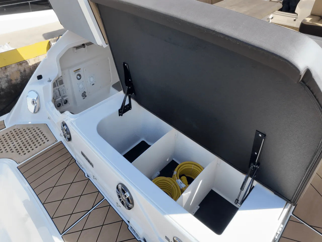 2025 Sea Ray SLX 400 Outboard 40.0 feet, Clearwater, Florida #16