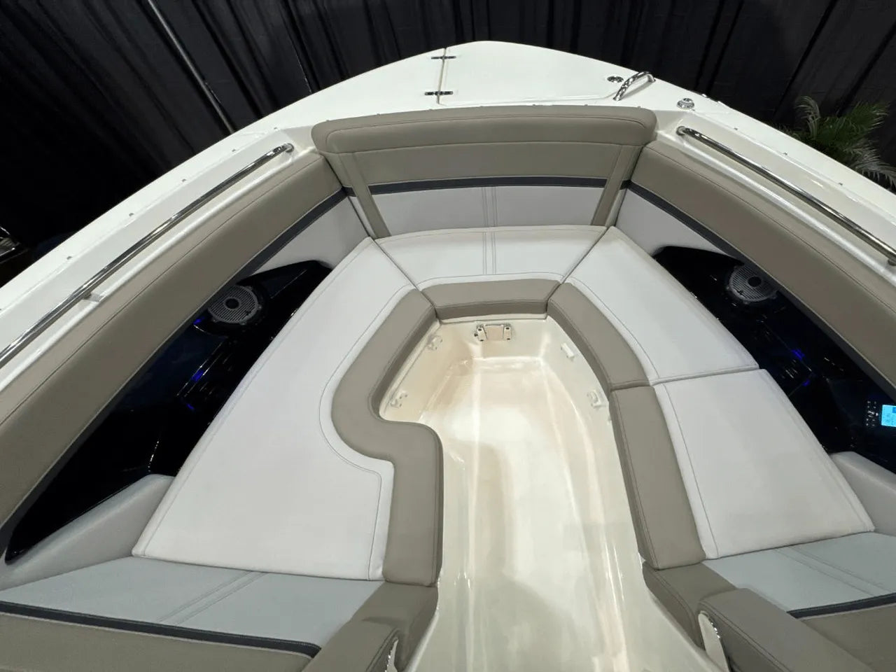 2025 Boston Whaler 280 Vantage 28.0 feet, Clearwater, Florida #25