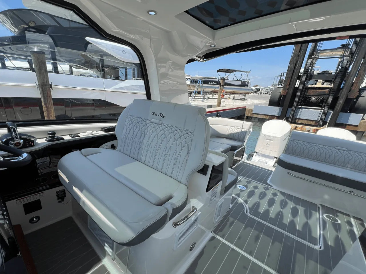 2025 Sea Ray Sundancer 370 Outboard 37.0 feet, Clearwater, Florida #22