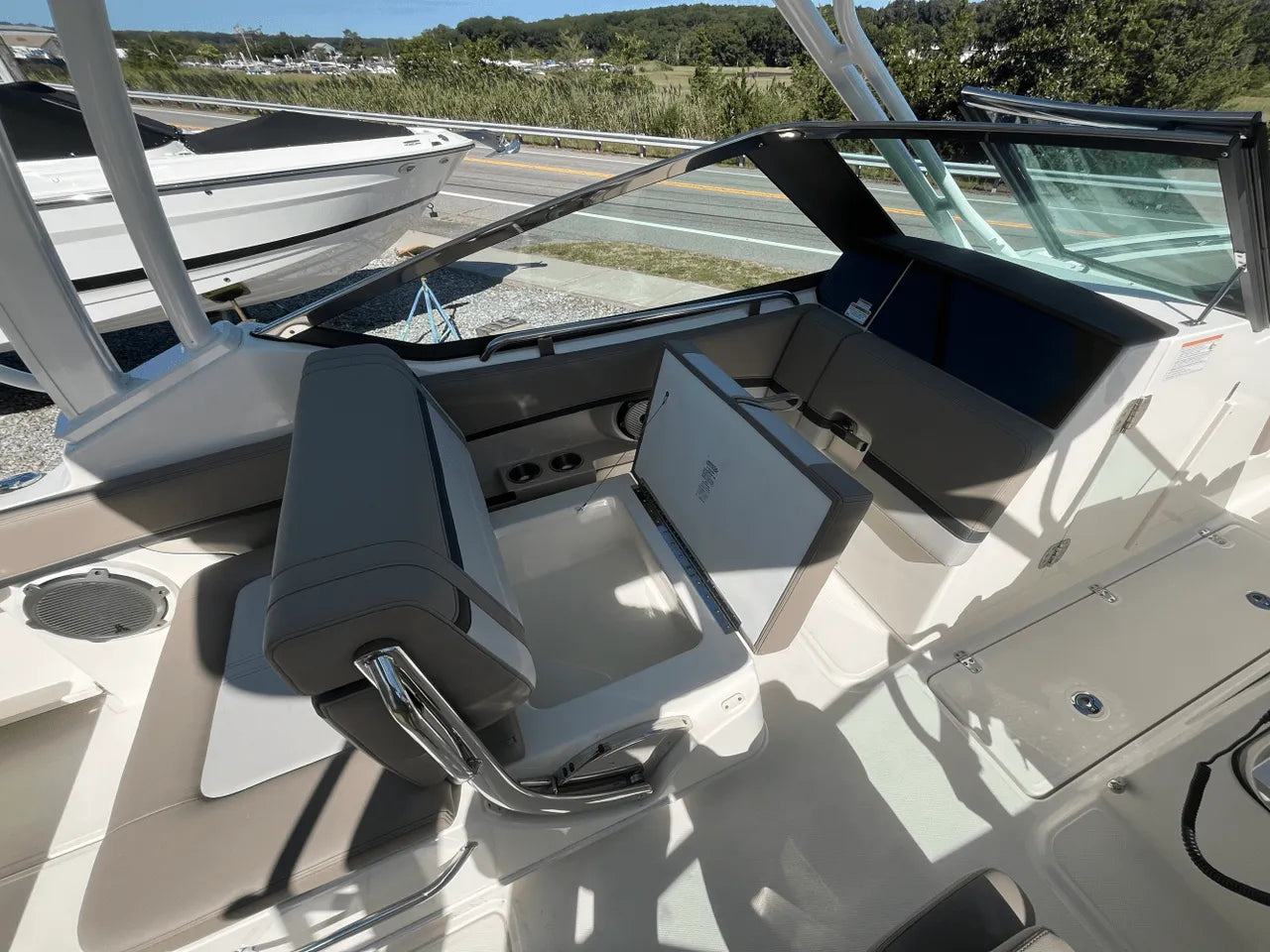 2025 Boston Whaler 240 Vantage 24.0 feet, Clearwater, Florida #9