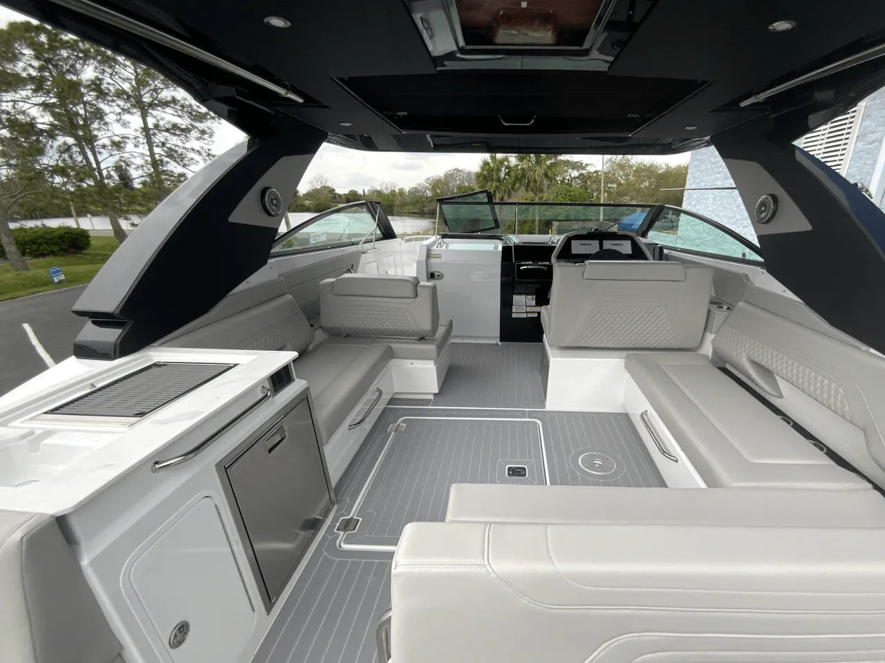 2024 Cruisers Yachts 34 GLS Outboard 34.0 feet, Clearwater, Florida #18