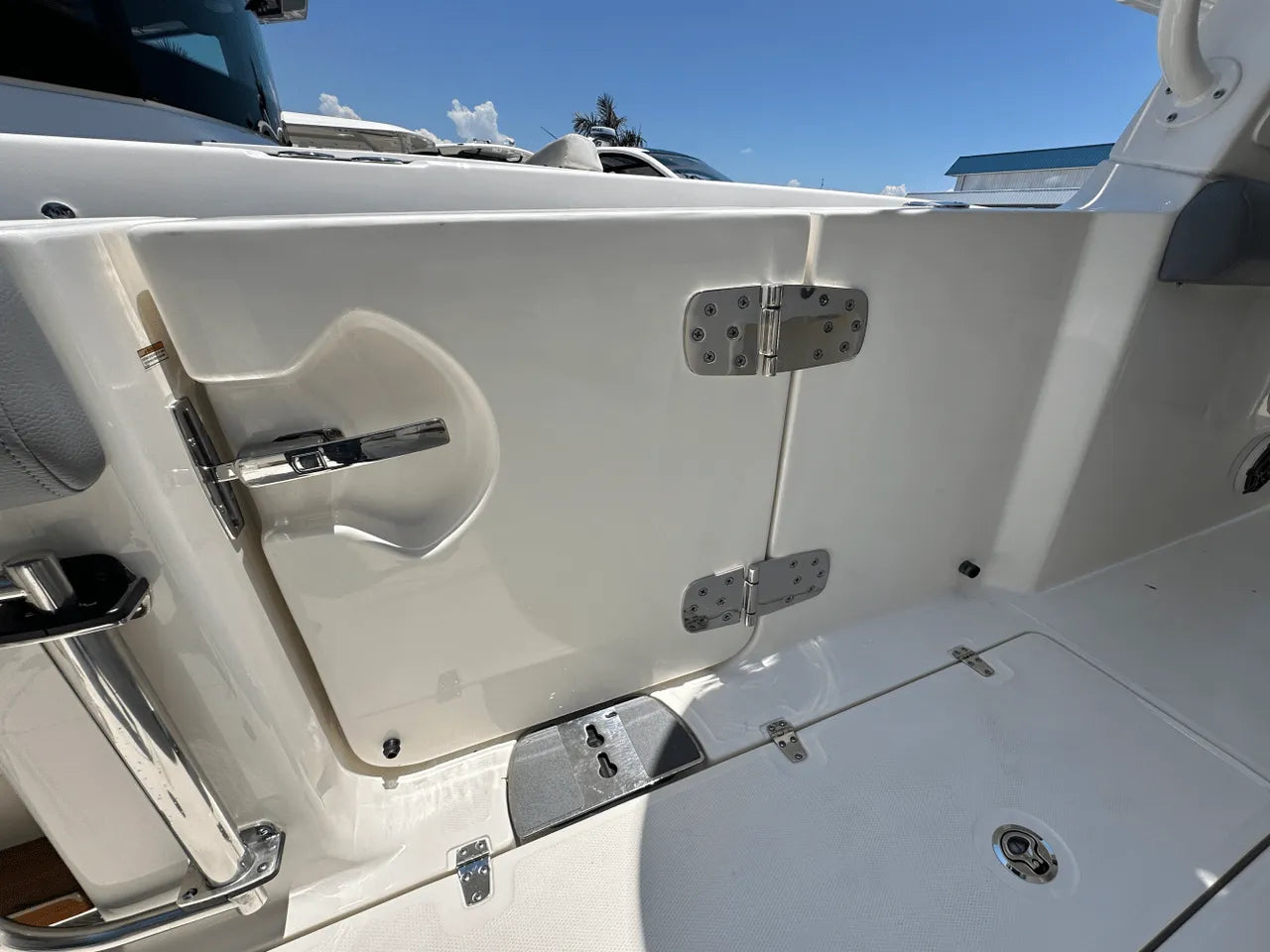 2025 Boston Whaler 350 Realm 35.0 feet, Clearwater, Florida #10