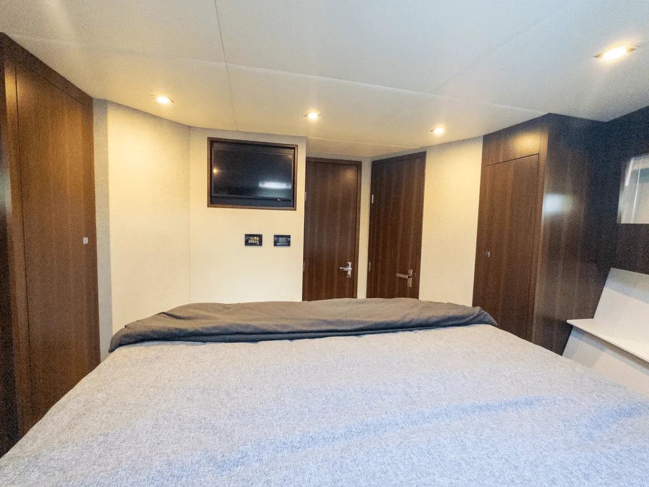 2024 Cruisers Yachts 42 Cantius 42.0 feet, Clearwater, Florida #61