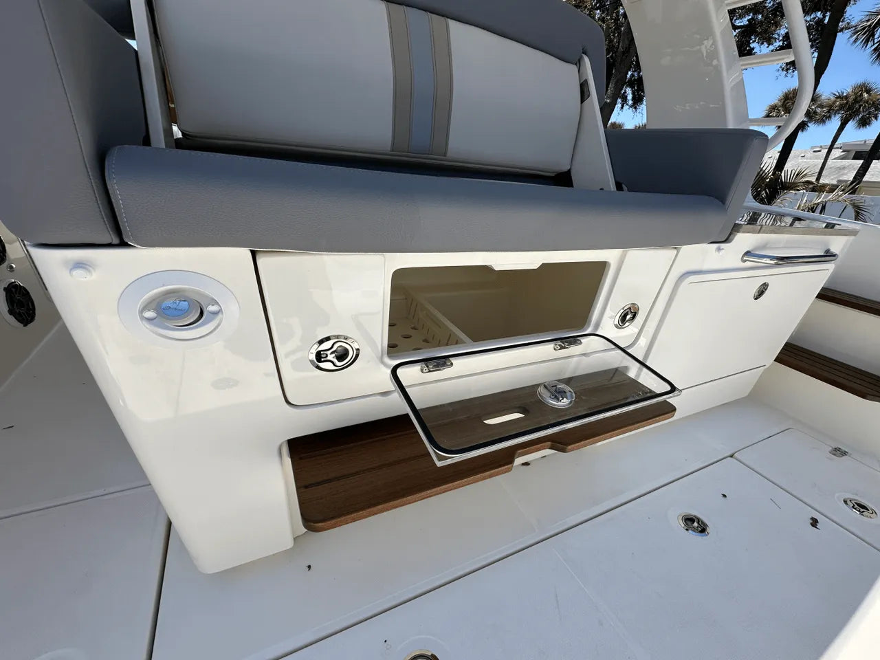 2025 Boston Whaler 350 Realm 35.0 feet, Clearwater, Florida #16