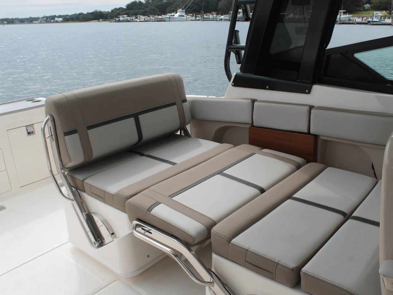 2026 Boston Whaler 330 Vantage 33.0 feet, Clearwater, Florida #30