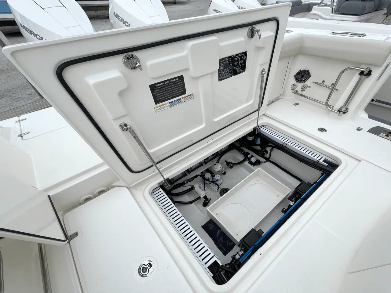 2025 Boston Whaler 330 Outrage 33.0 feet, Clearwater, Florida #36