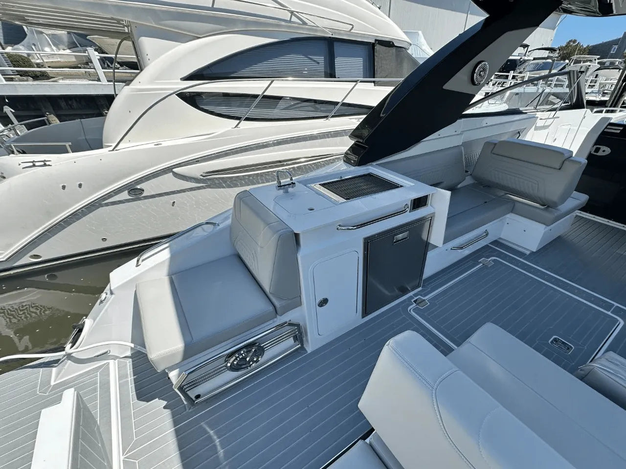 2025 Cruisers Yachts 34 GLS Outboard 34.0 feet, Clearwater, Florida #23