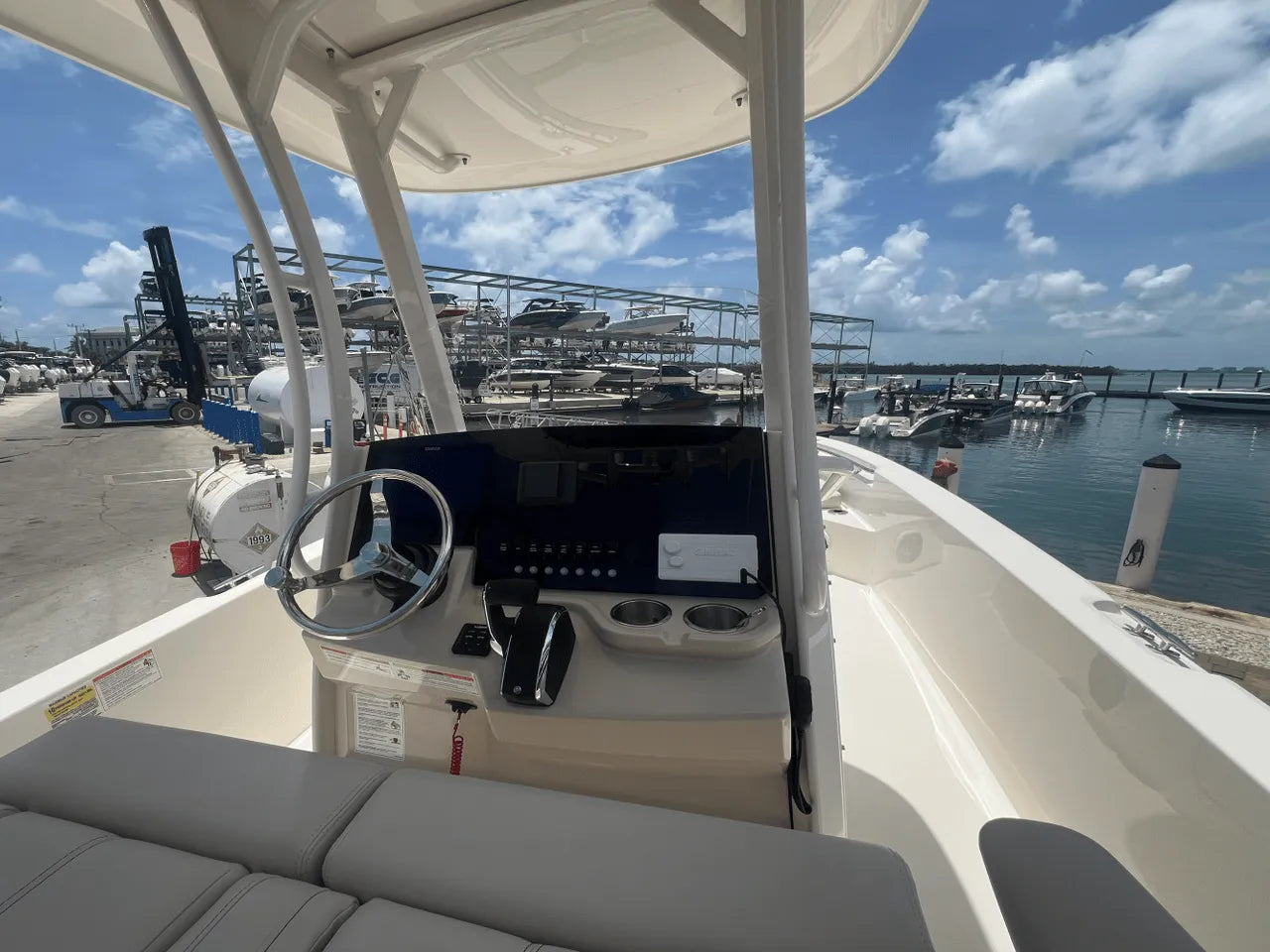 2025 Boston Whaler 250 Dauntless 25.0 feet, Clearwater, Florida #32