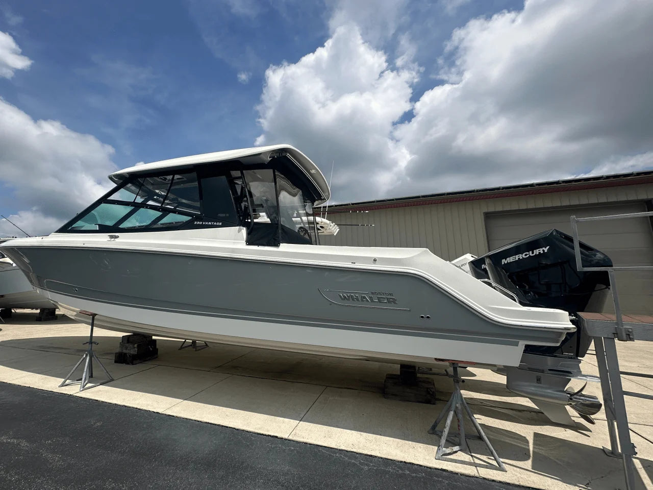 2025 Boston Whaler 330 Vantage 33.0 feet, Clearwater, Florida #7