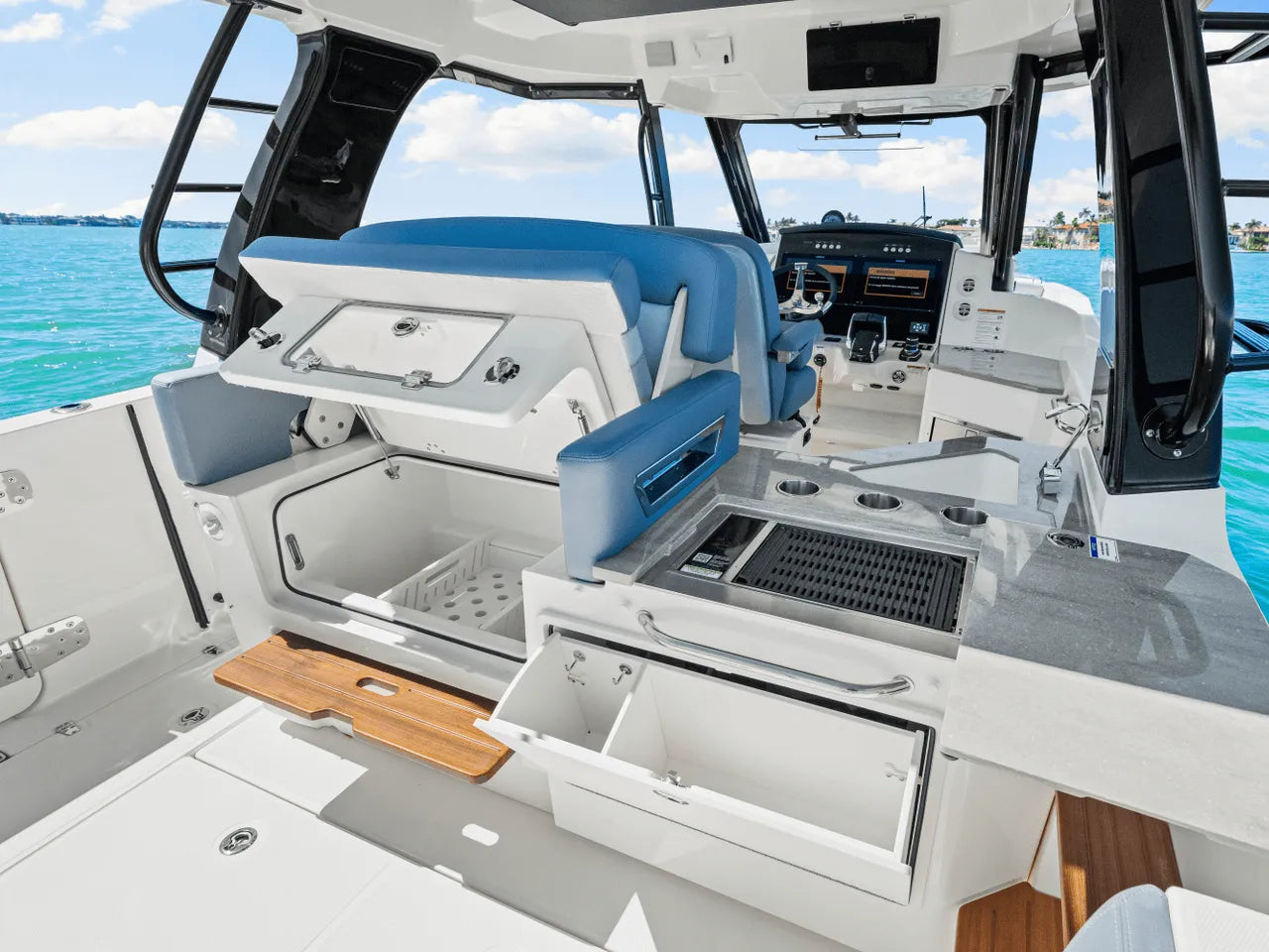 2025 Boston Whaler 350 Realm 35.0 feet, Clearwater, Florida #45