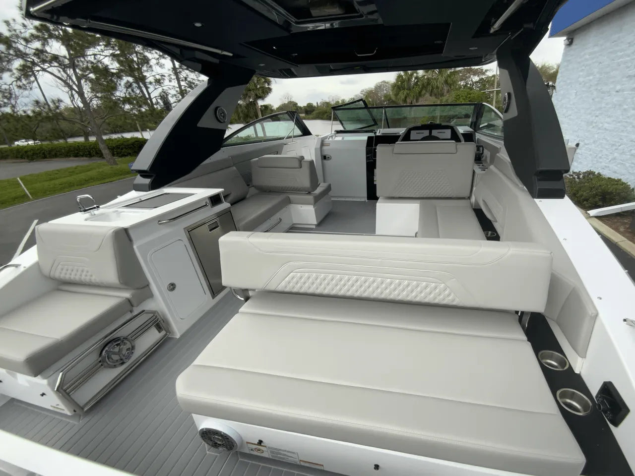 2024 Cruisers Yachts 34 GLS Outboard 34.0 feet, Clearwater, Florida #14