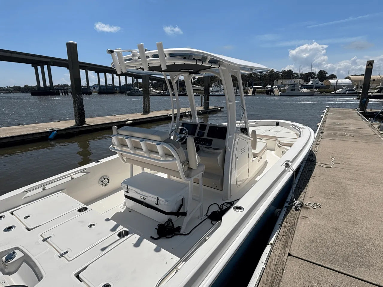 2025 Boston Whaler 250 Dauntless 25.0 feet, Clearwater, Florida #7