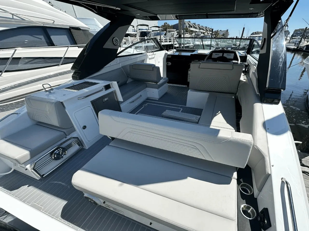 2025 Cruisers Yachts 34 GLS Outboard 34.0 feet, Clearwater, Florida #20