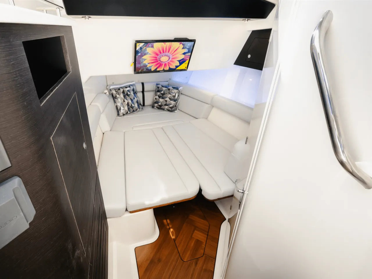 2025 Boston Whaler 350 Realm 35.0 feet, Clearwater, Florida #25