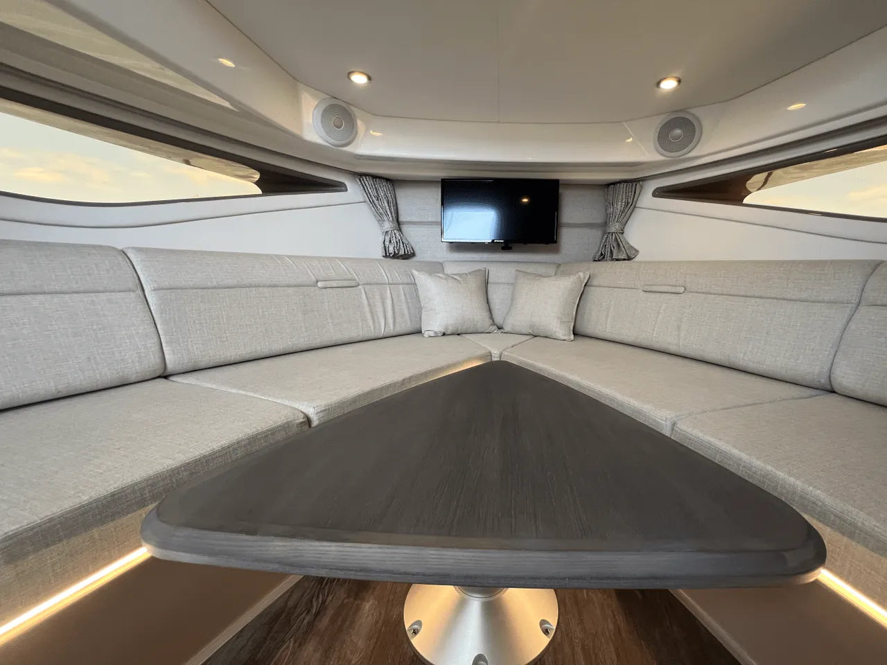2025 Sea Ray Sundancer 320 Outboard 32.0 feet, Clearwater, Florida #44