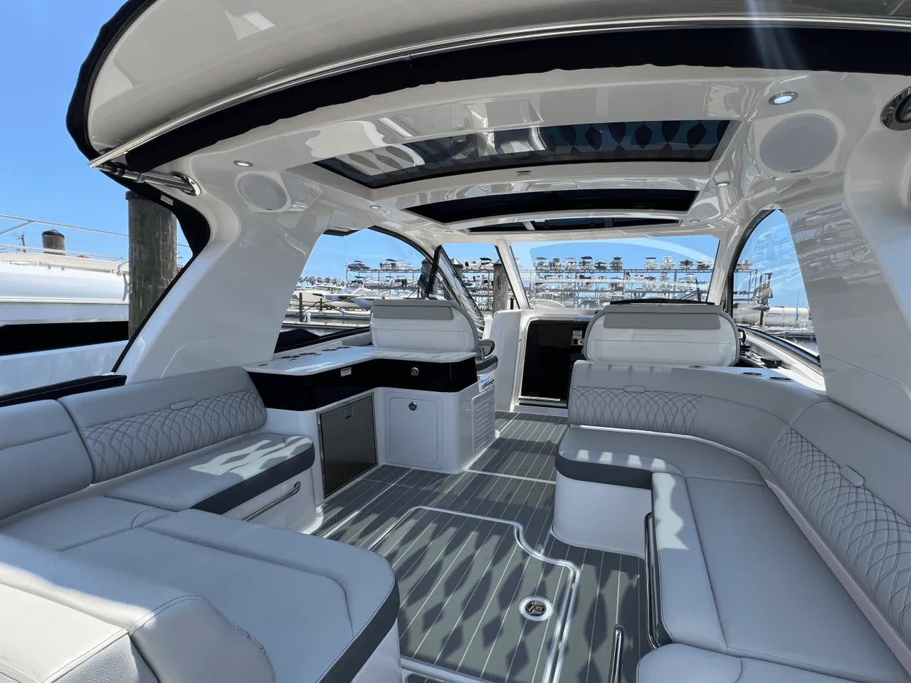 2025 Sea Ray Sundancer 370 Outboard 37.0 feet, Clearwater, Florida #16