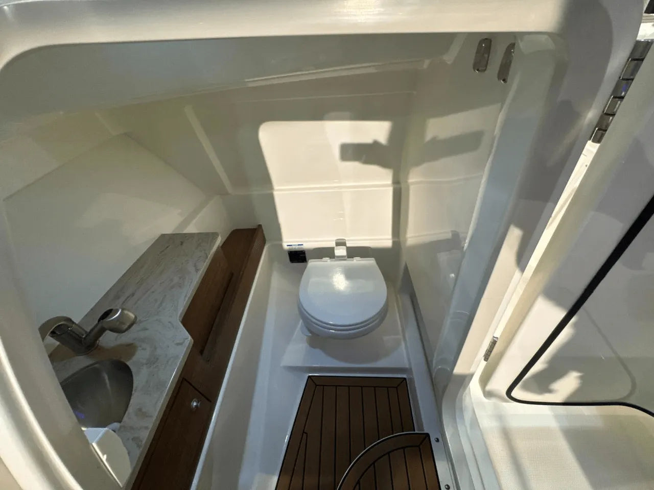 2025 Boston Whaler 280 Vantage 28.0 feet, Clearwater, Florida #22