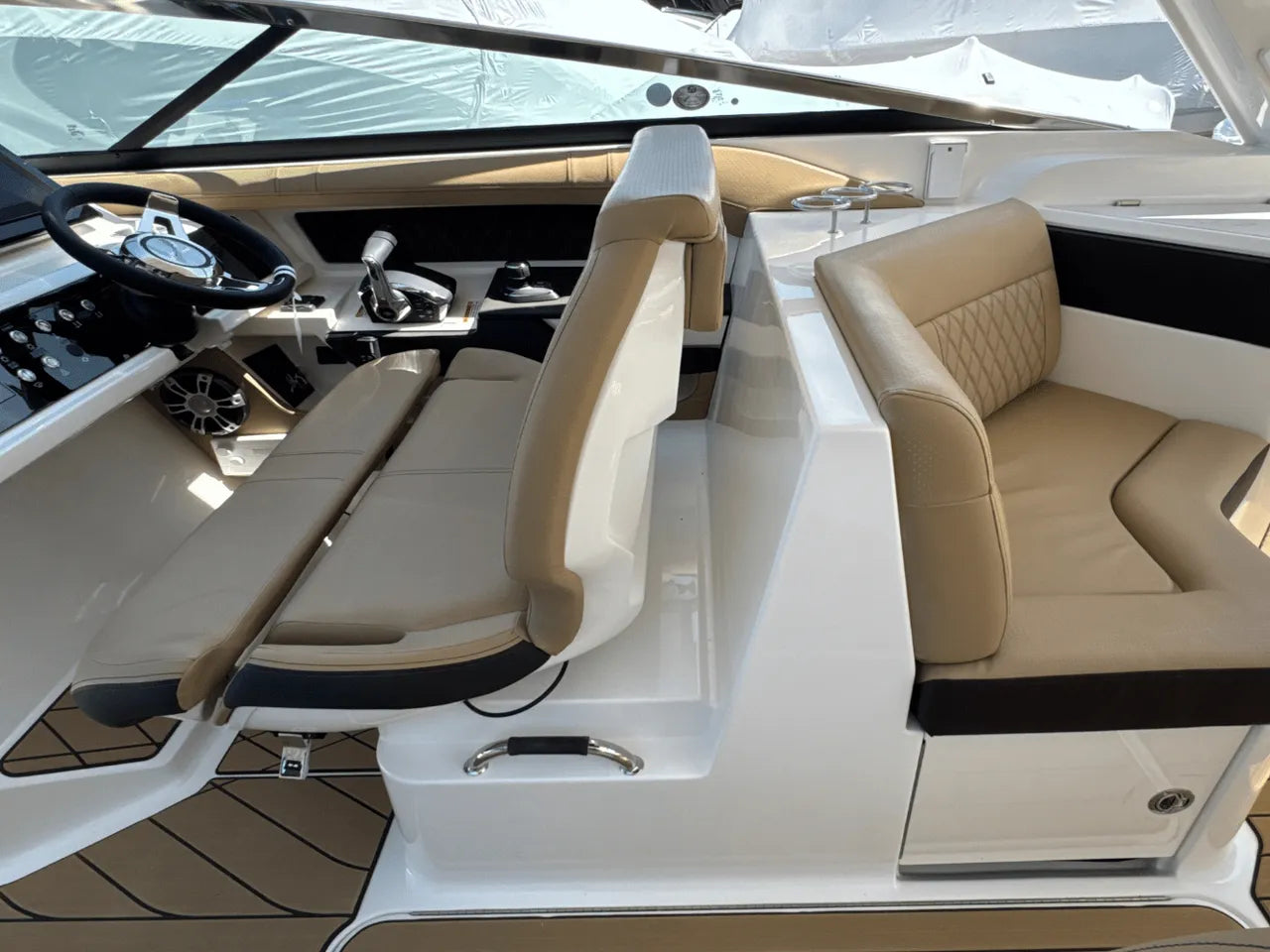 2025 Sea Ray SLX 310 Outboard 31.0 feet, Clearwater, Florida #59