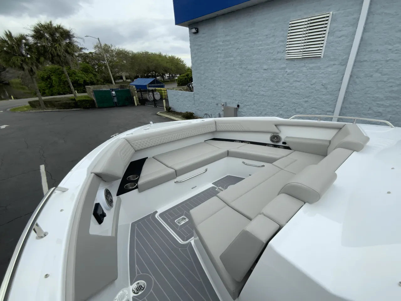 2024 Cruisers Yachts 34 GLS Outboard 34.0 feet, Clearwater, Florida #31