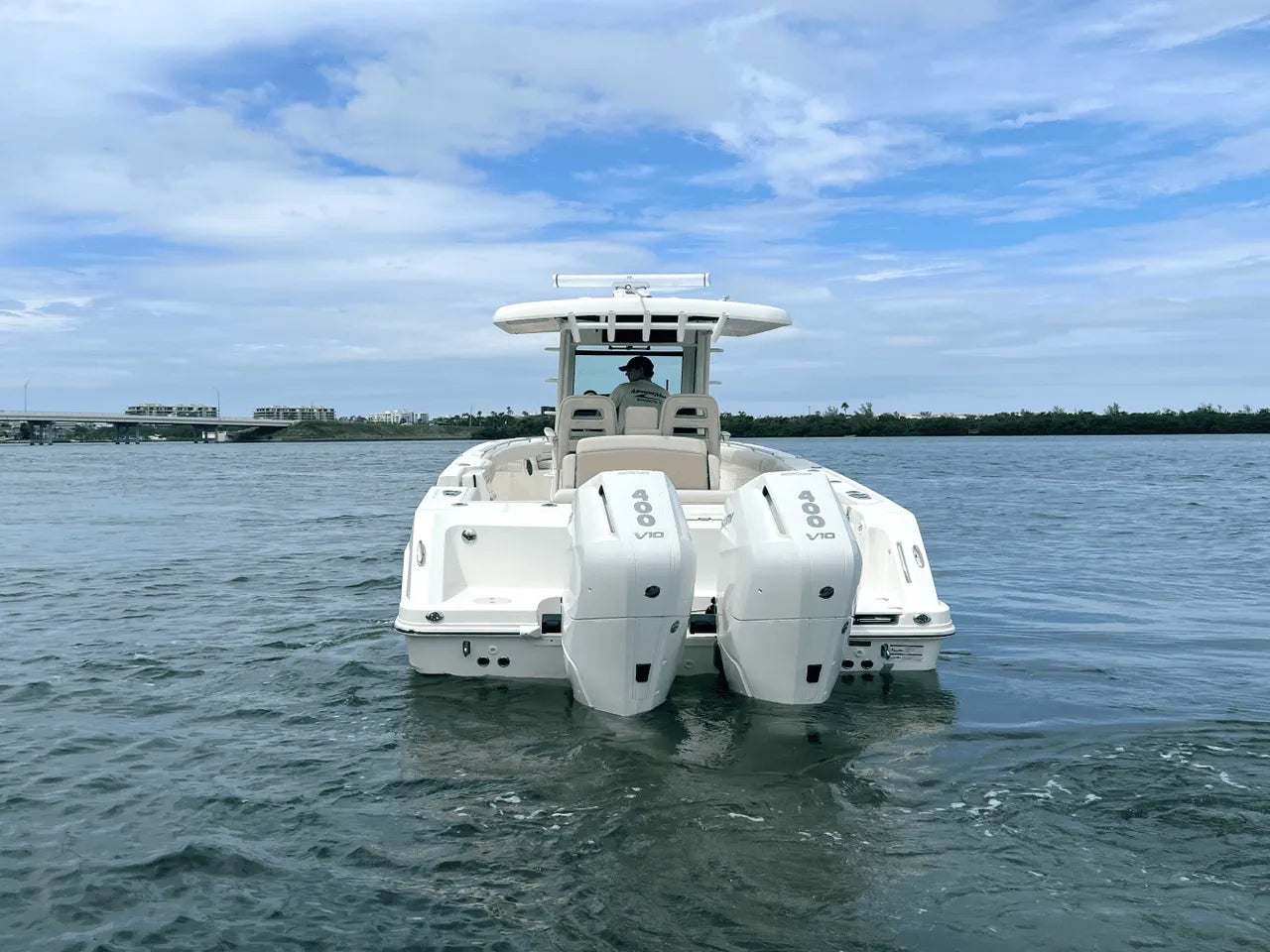 2025 Boston Whaler 330 Outrage 33.0 feet, Clearwater, Florida #9