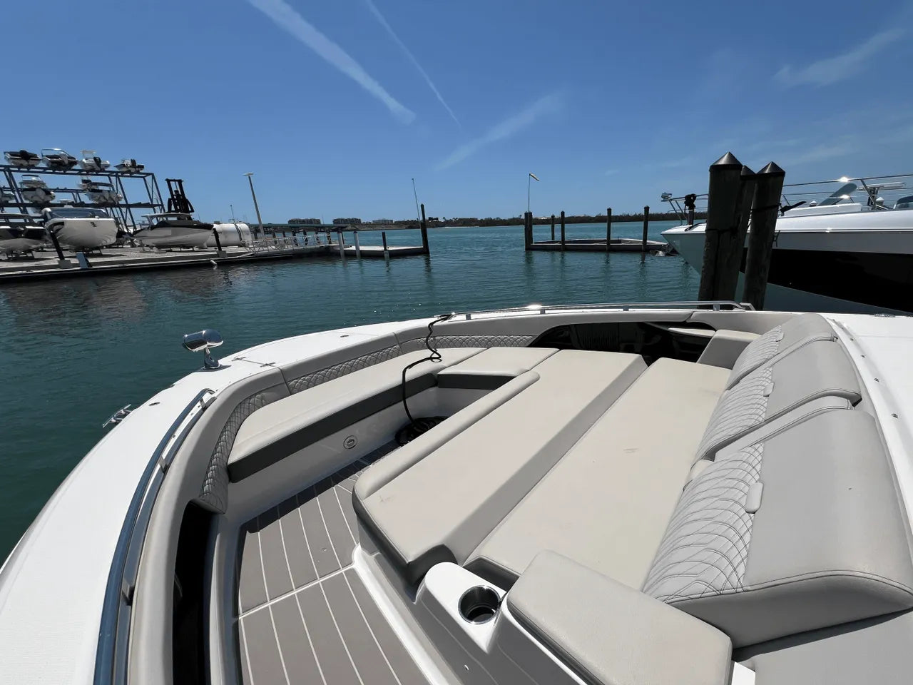 2025 Sea Ray Sundancer 370 Outboard 37.0 feet, Clearwater, Florida #36