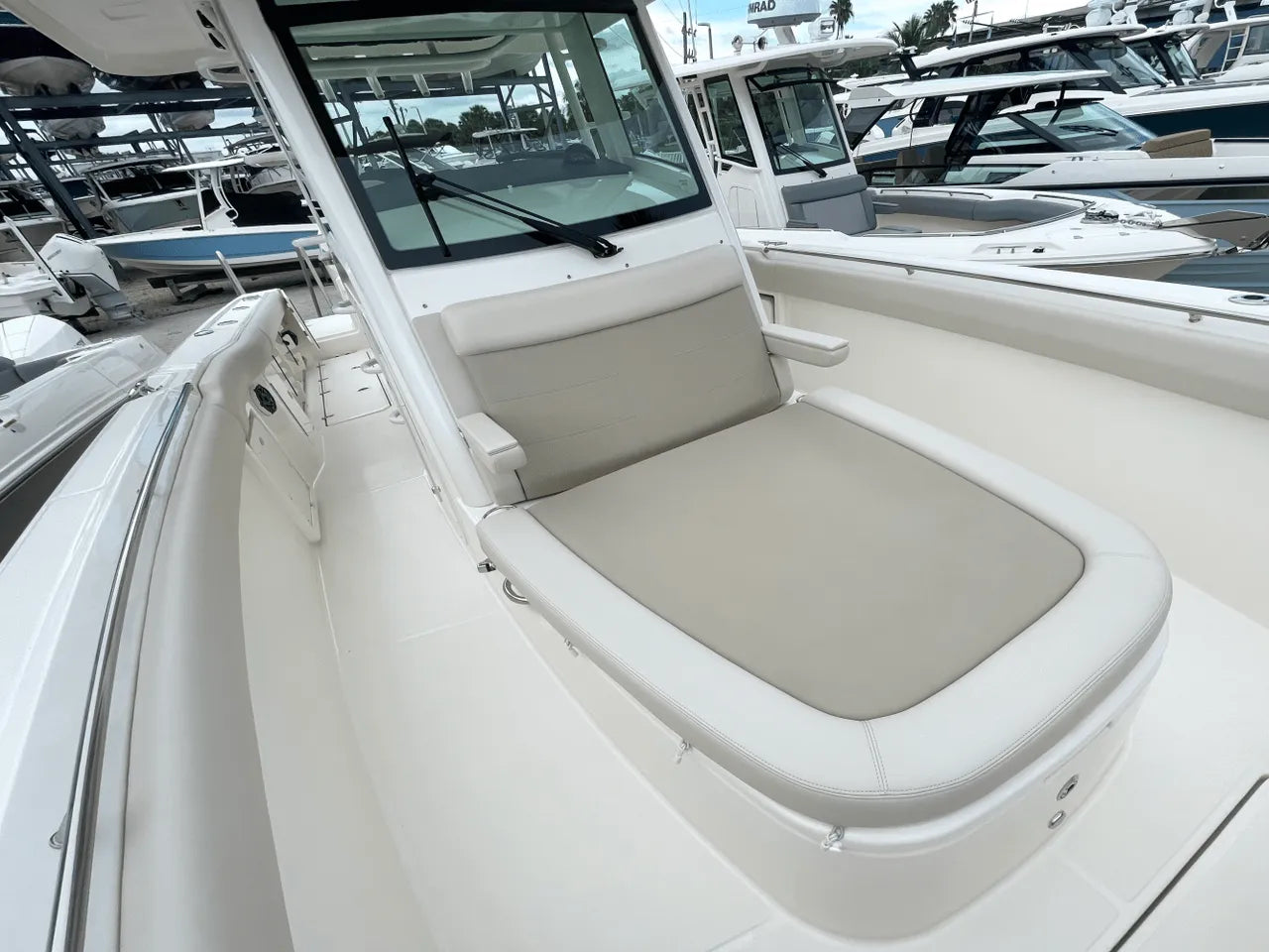 2025 Boston Whaler 330 Outrage 33.0 feet, Clearwater, Florida #29