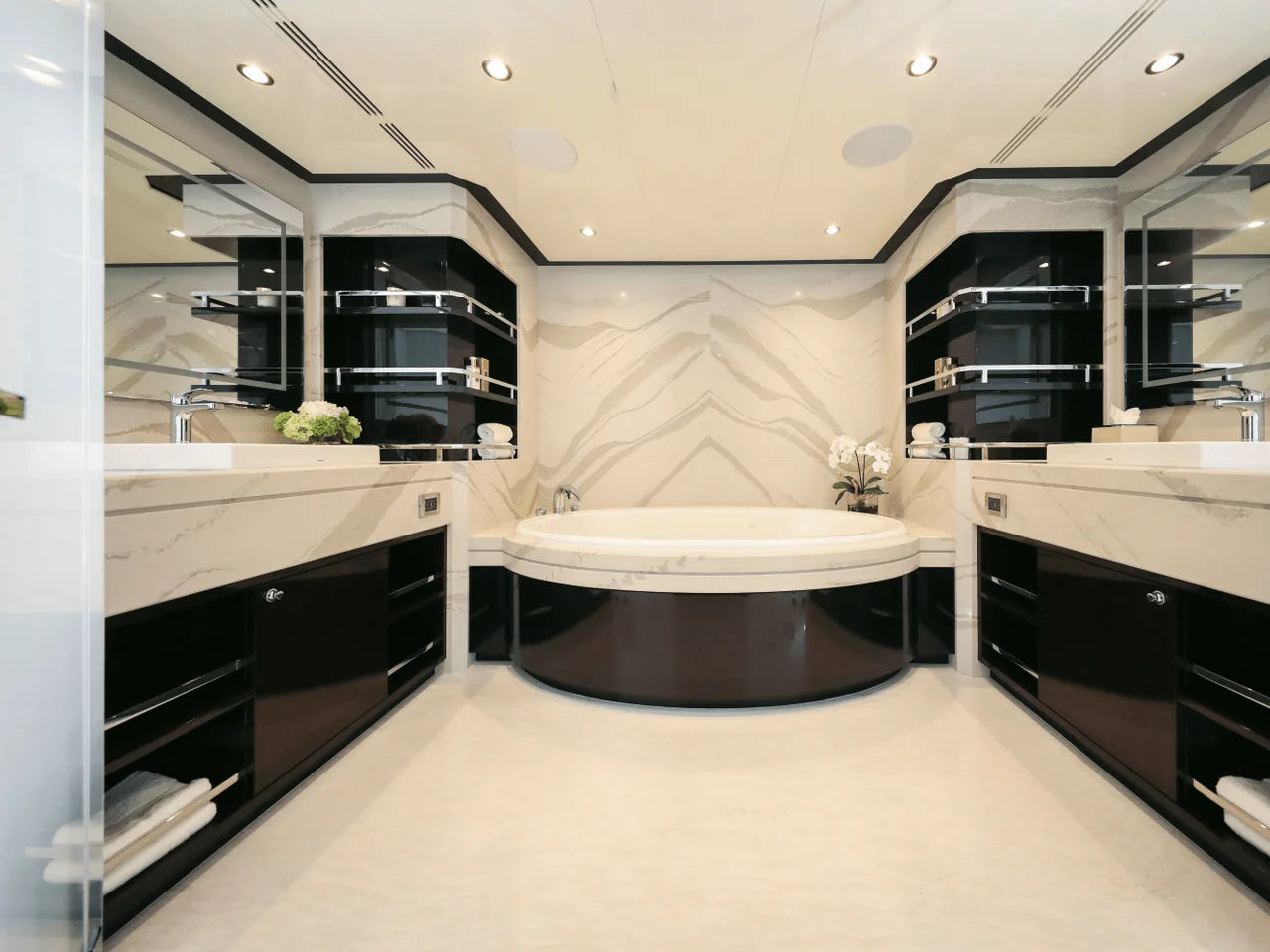 2027 Ocean Alexander 37L 120.0 feet, Clearwater, Florida #47