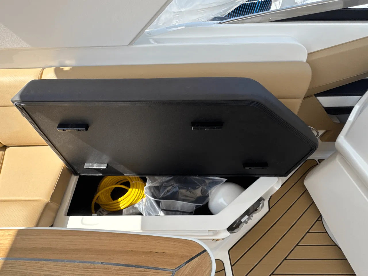 2025 Sea Ray SLX 310 Outboard 31.0 feet, Clearwater, Florida #42