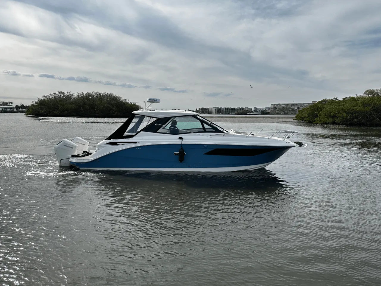 2025 Sea Ray Sundancer 320 Outboard 32.0 feet, Clearwater, Florida #11