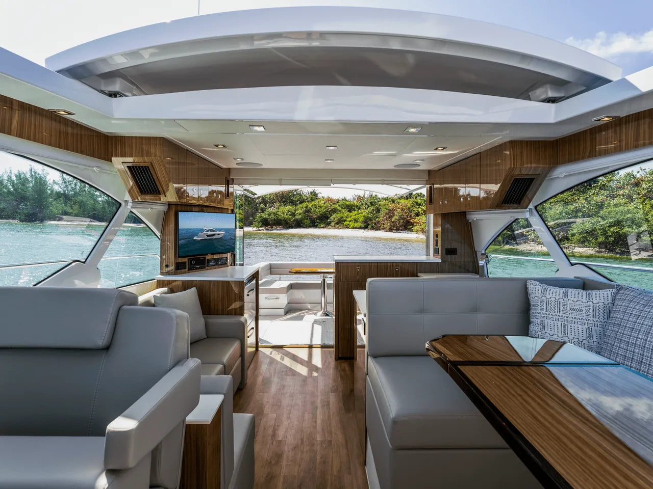2024 Cruisers Yachts 50 Cantius 50.0 feet, Clearwater, Florida #6