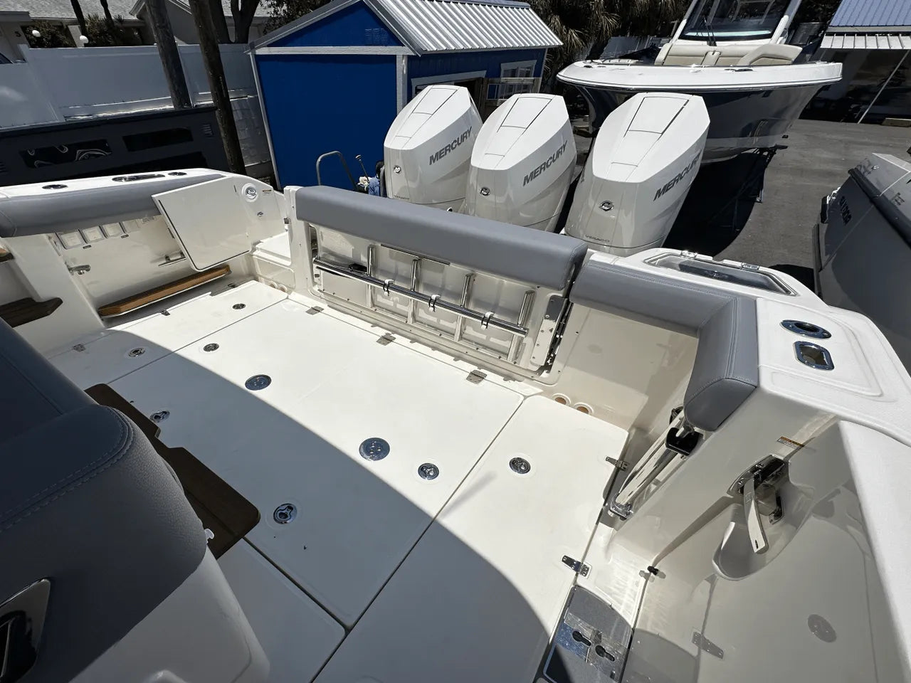 2025 Boston Whaler 350 Realm 35.0 feet, Clearwater, Florida #7