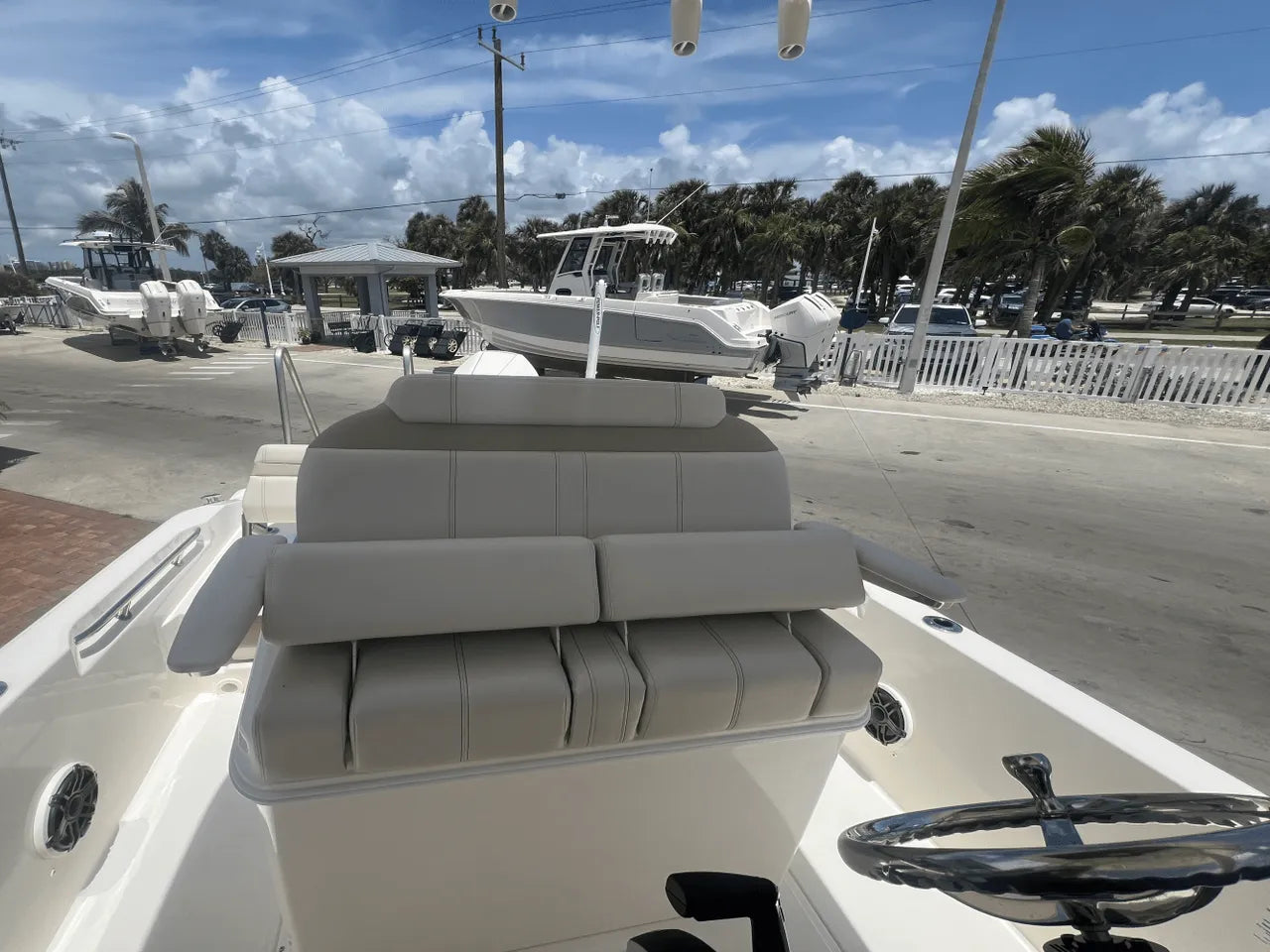 2025 Boston Whaler 250 Dauntless 25.0 feet, Clearwater, Florida #37