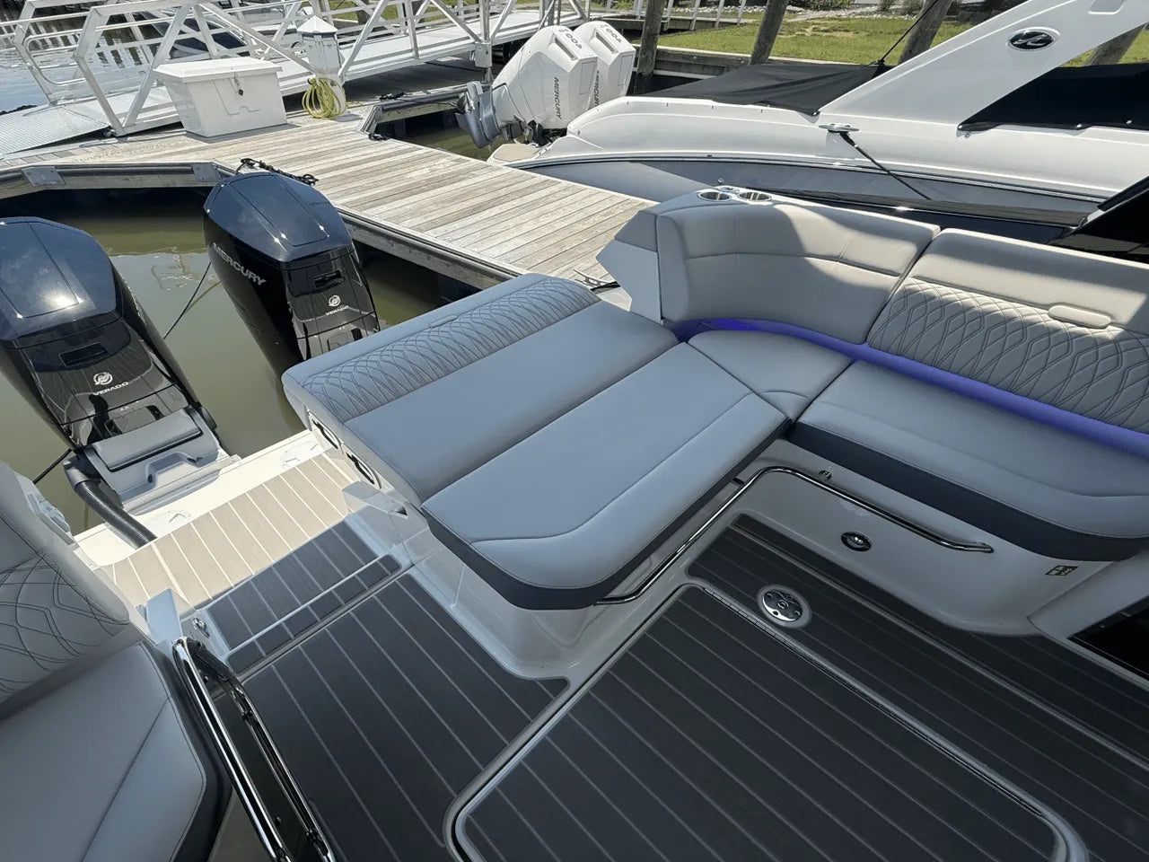 2025 Sea Ray Sundancer 370 Outboard 37.0 feet, Clearwater, Florida #16
