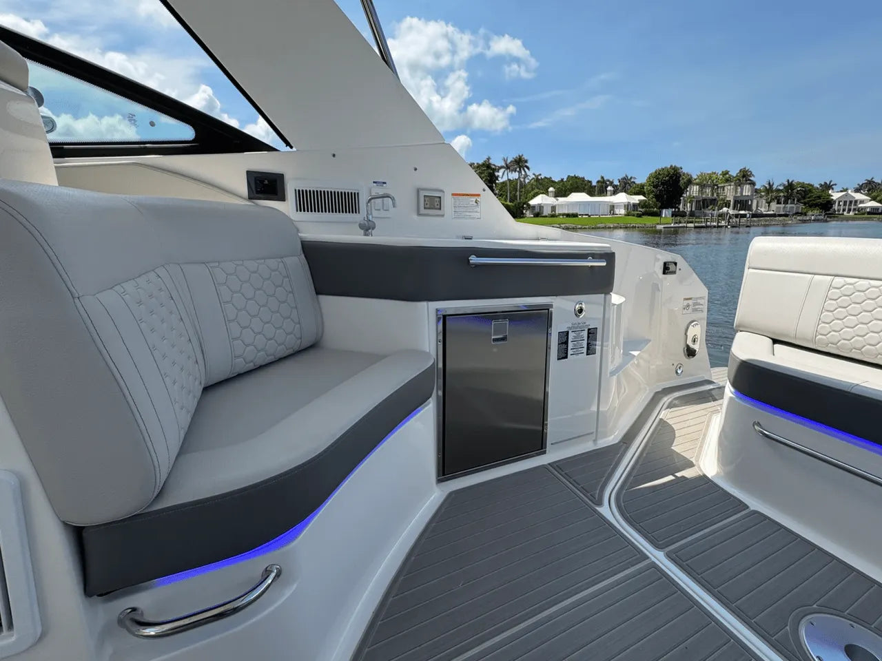 2025 Sea Ray Sundancer 320 Outboard 32.0 feet, Clearwater, Florida #30
