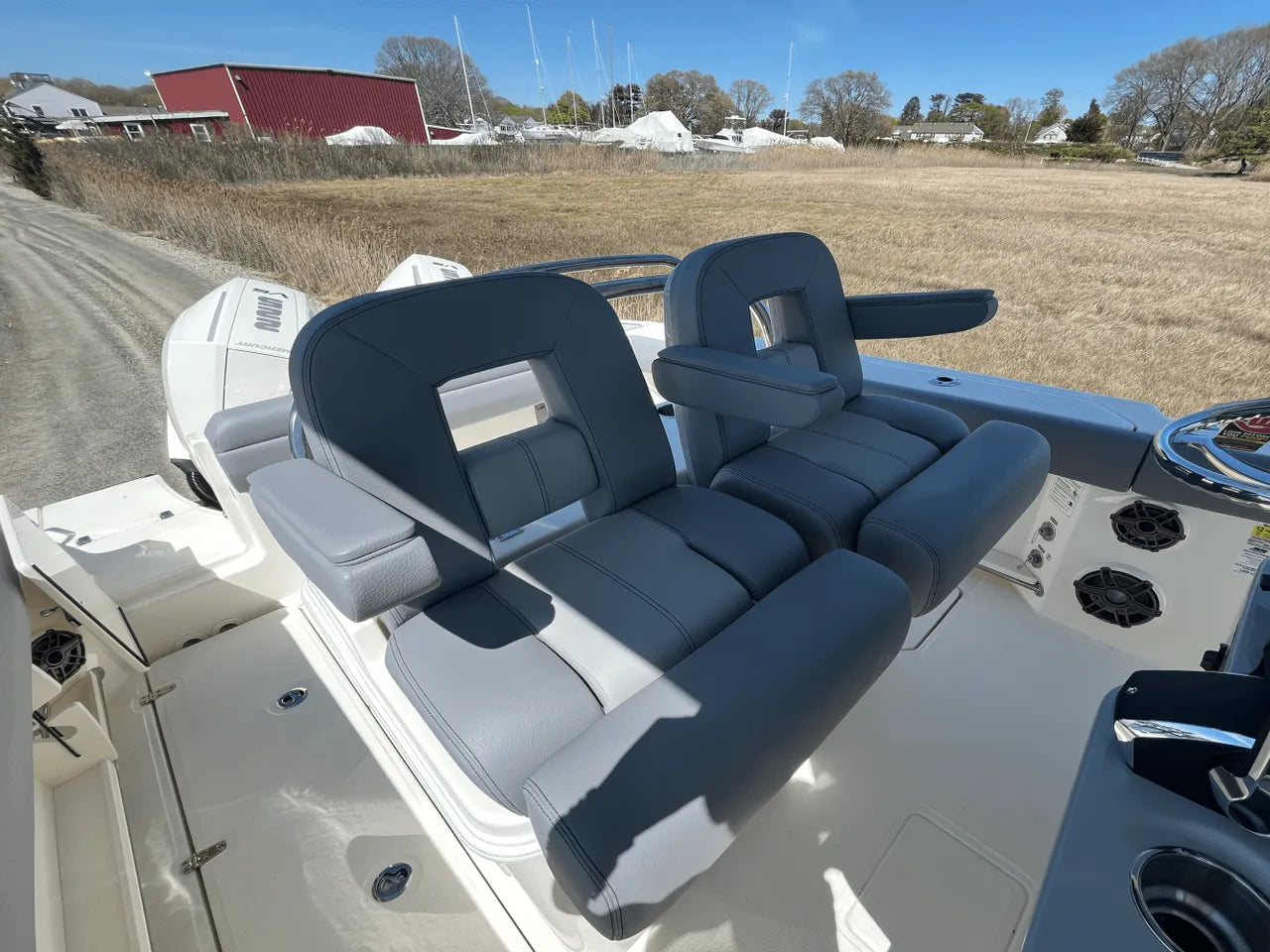 2025 Boston Whaler 250 Outrage 25.0 feet, Clearwater, Florida #8
