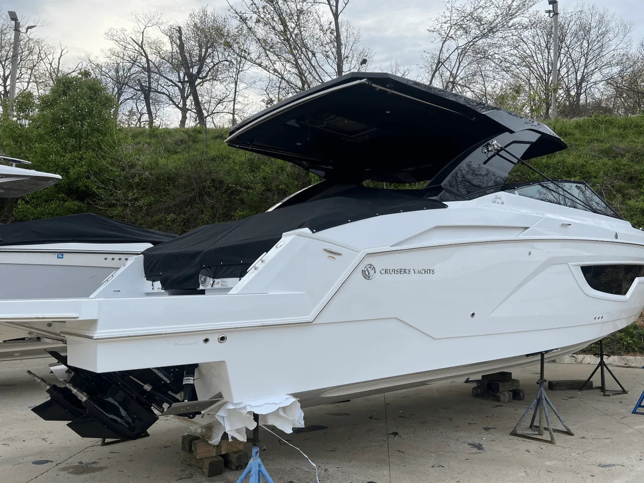 2025 Cruisers Yachts 34 GLS 34.0 feet, Clearwater, Florida #11
