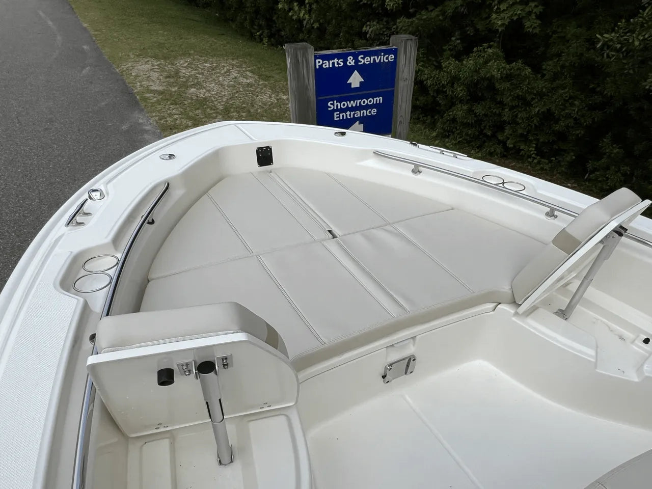 2025 Boston Whaler 250 Dauntless 25.0 feet, Clearwater, Florida #12